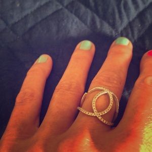 White gold & diamond interlocking rings
